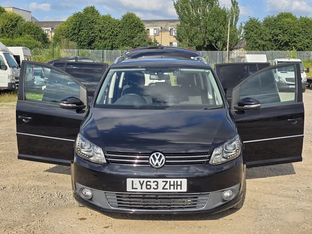 2014-volkswagen-touran-big-4