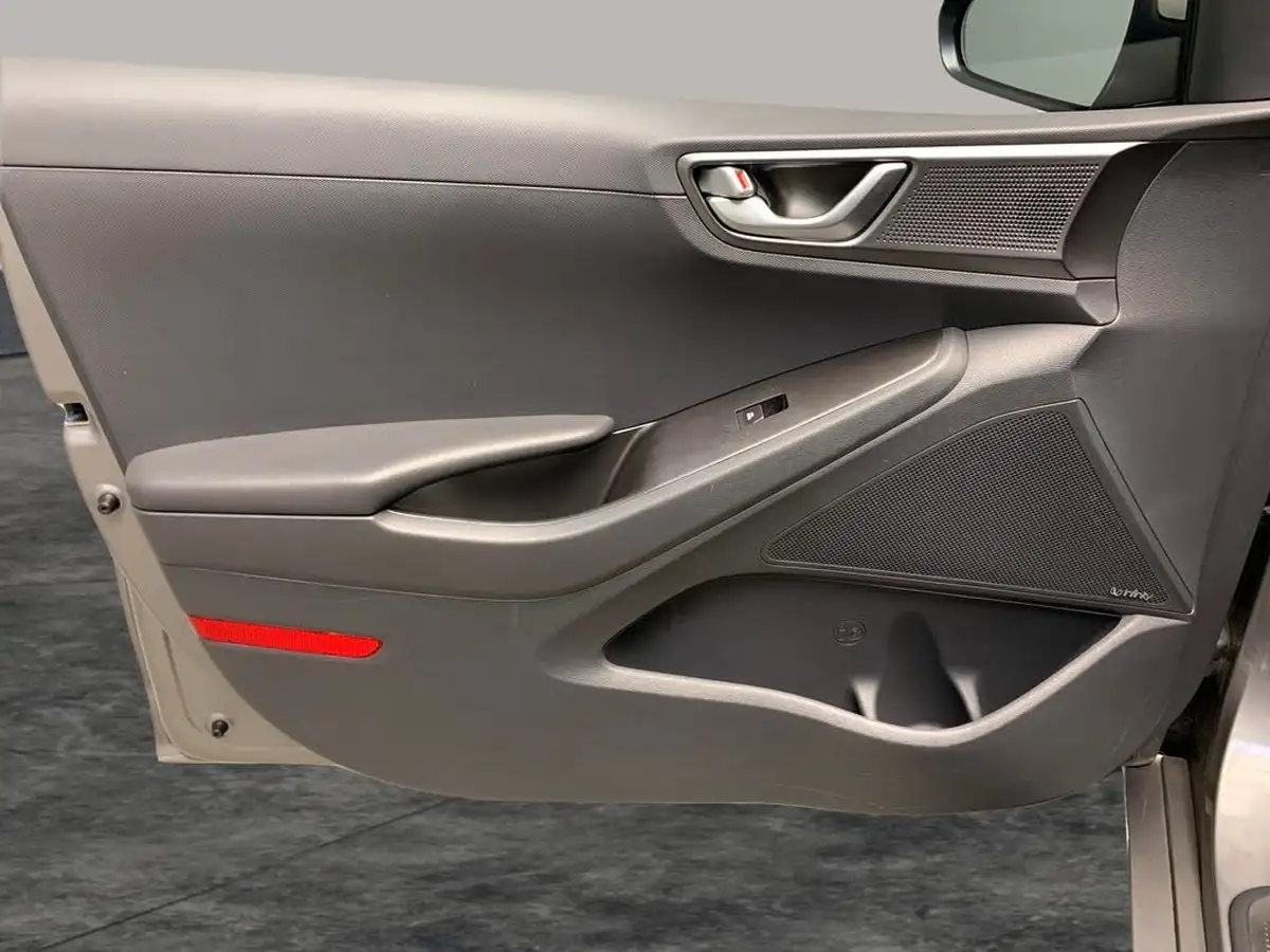 2021-hyundai-ioniq-e-premium-electric-100kw-big-32