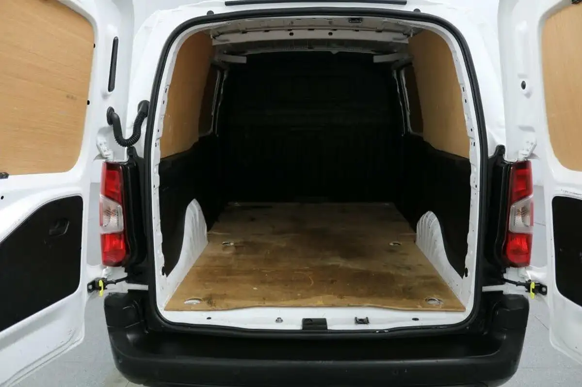 2021-vauxhall-combo-15cdti-dynamic-2300-100pseu6dt-l2h1-panel-big-16