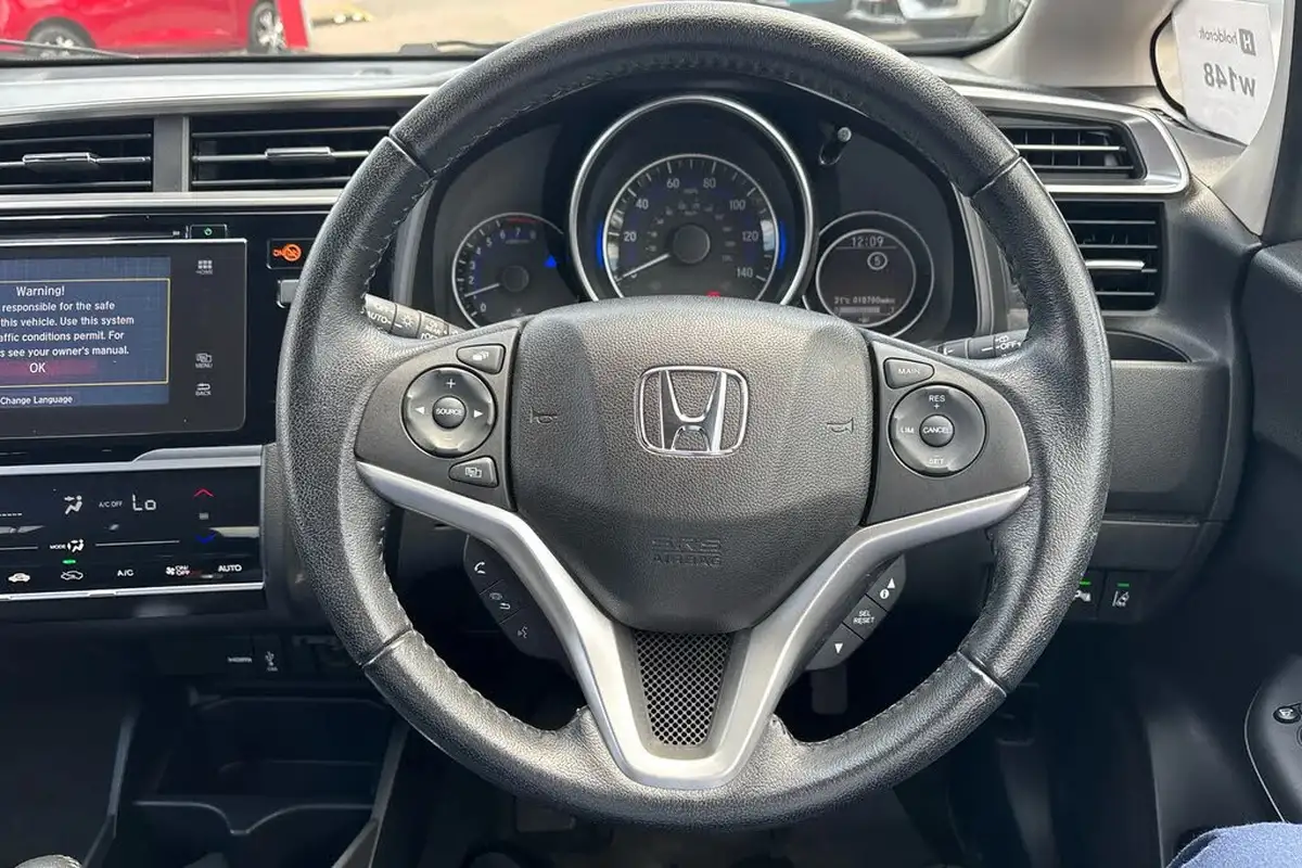 2018-honda-jazz-13-i-vtec-ex-big-12