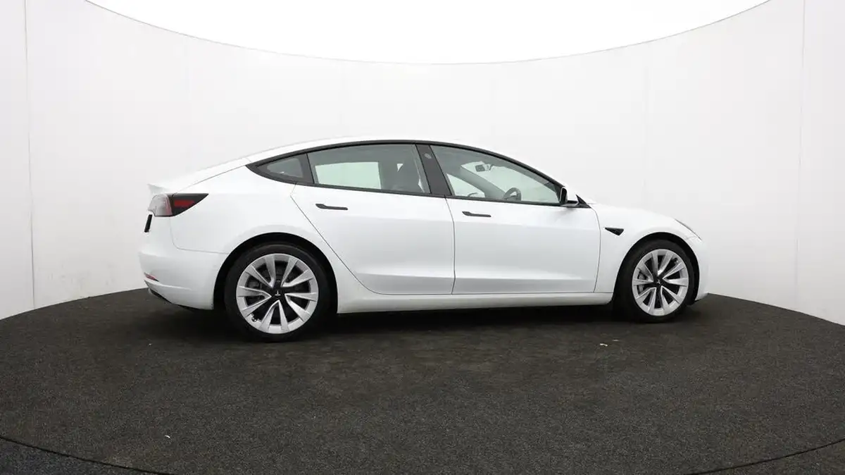 2021-tesla-model-3-e-long-range-4x4-big-40