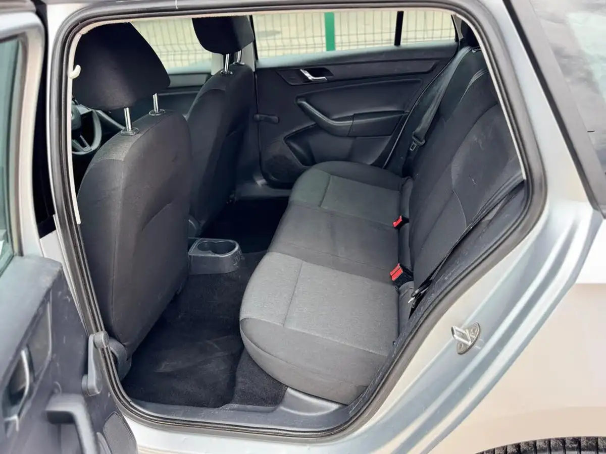 2016-skoda-rapid-spaceback-14tdi-s-big-4
