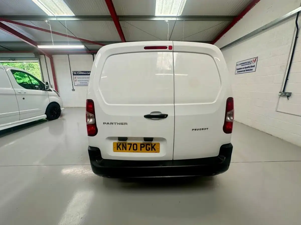 2020-peugeot-partner-15-bluehdi-1000-professional-100ps-eu6dt-panel-big-9