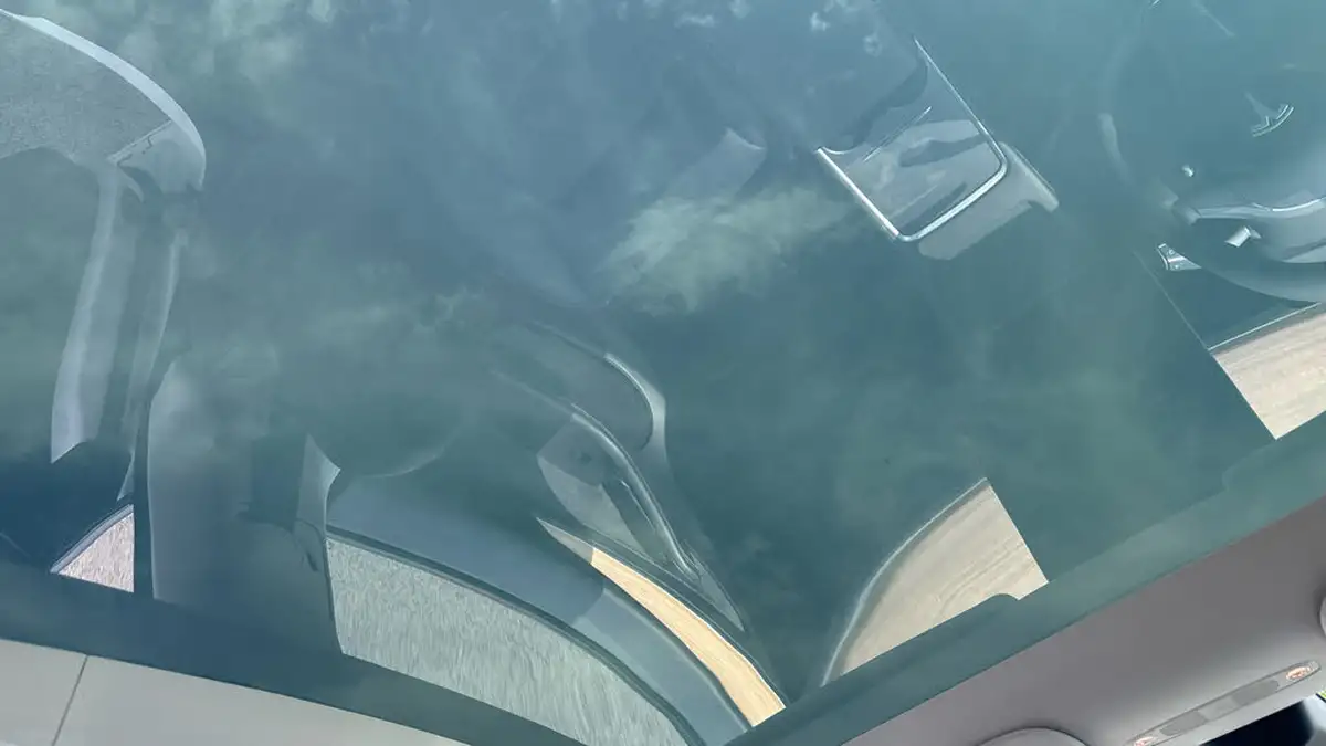 2022-tesla-model-y-e-long-range-big-21