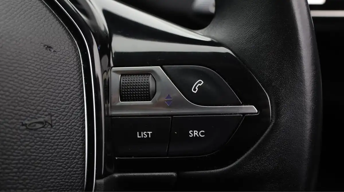 2021-peugeot-3008-suv-15-bluehdi-allure-big-23