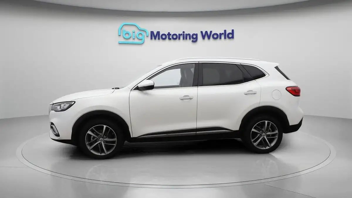2023-mg-hs-15t-gdi-exclusive-162ps-dct-big-4