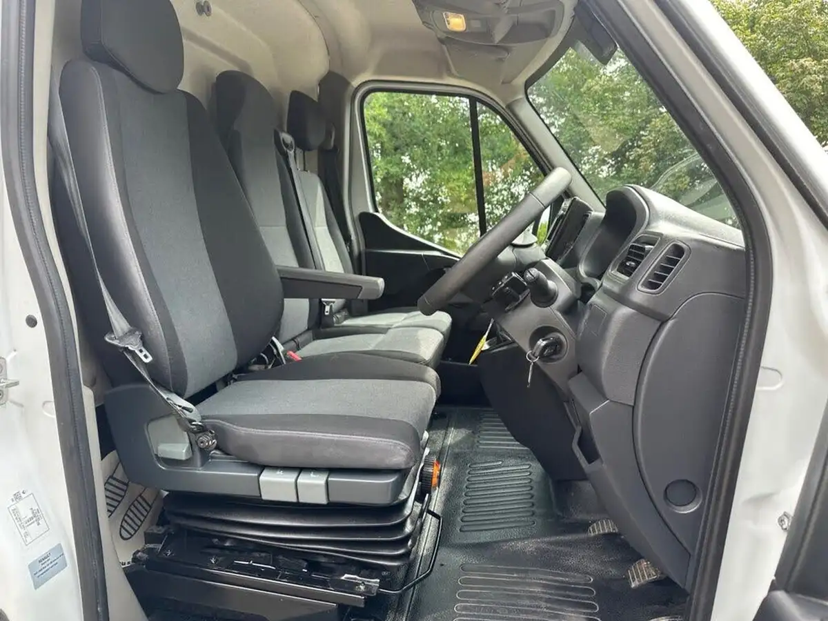 2023-renault-master-23dci-lm35-135-advance-eu6d-panel-big-13