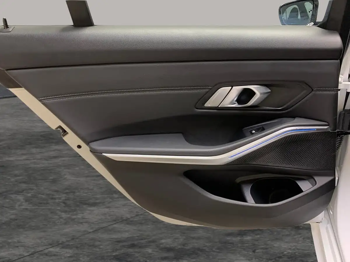 2022-bmw-3-series-20-330e-xdrive-m-sport-saloon-4d-big-37