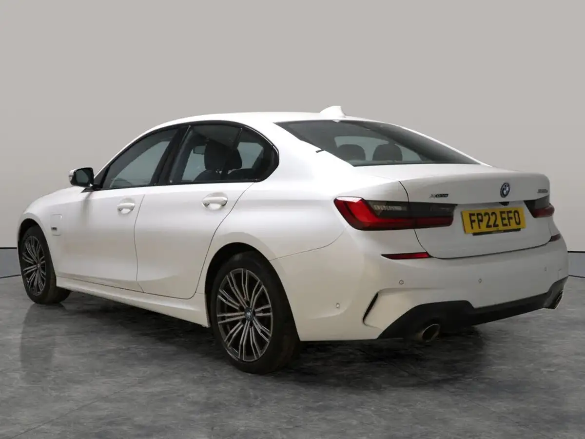 2022-bmw-3-series-20-330e-xdrive-m-sport-saloon-4d-big-13