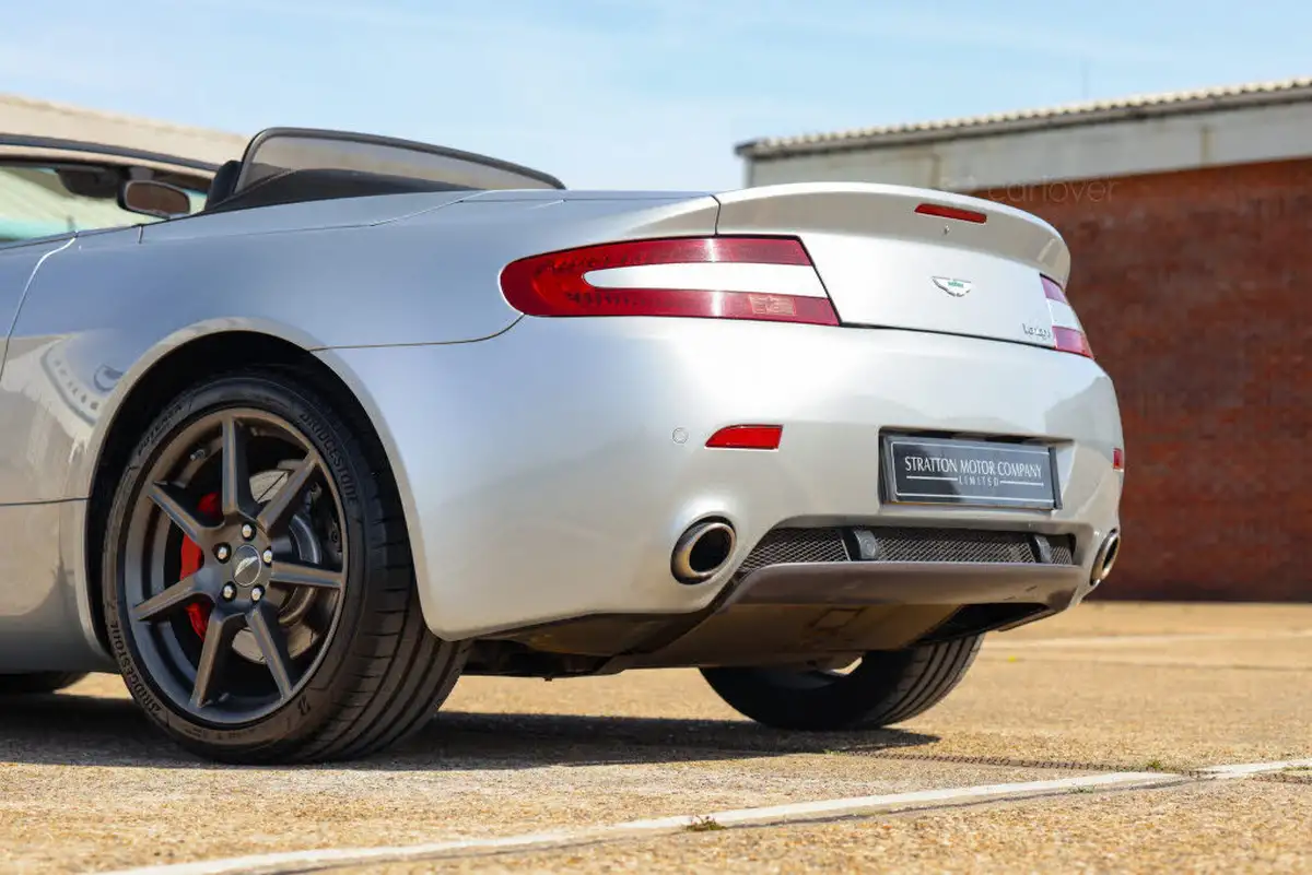 2009-aston-martin-vantage-43-convertible-sportshift-big-33
