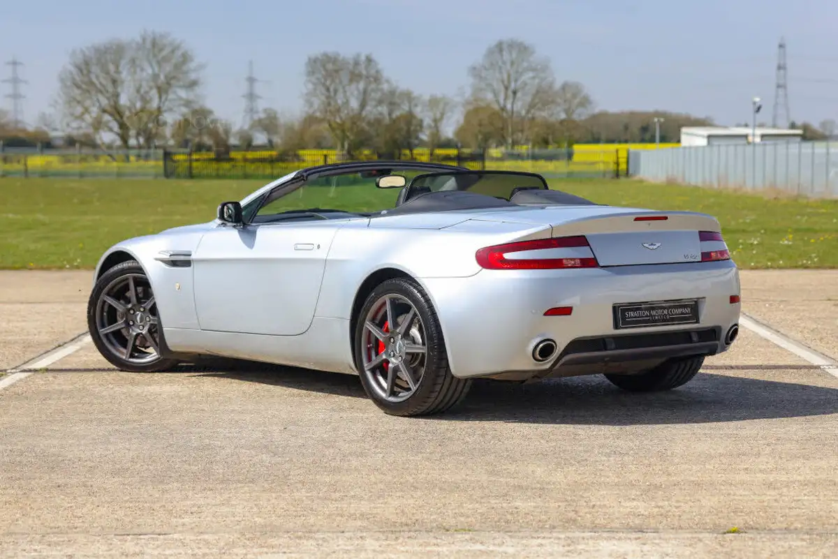 2009-aston-martin-vantage-43-convertible-sportshift-big-9