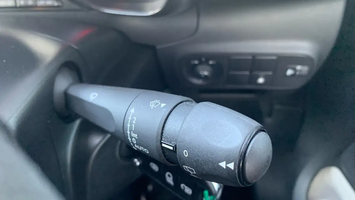2021-citroen-c3-12-puretech-shine-83ps-big-27
