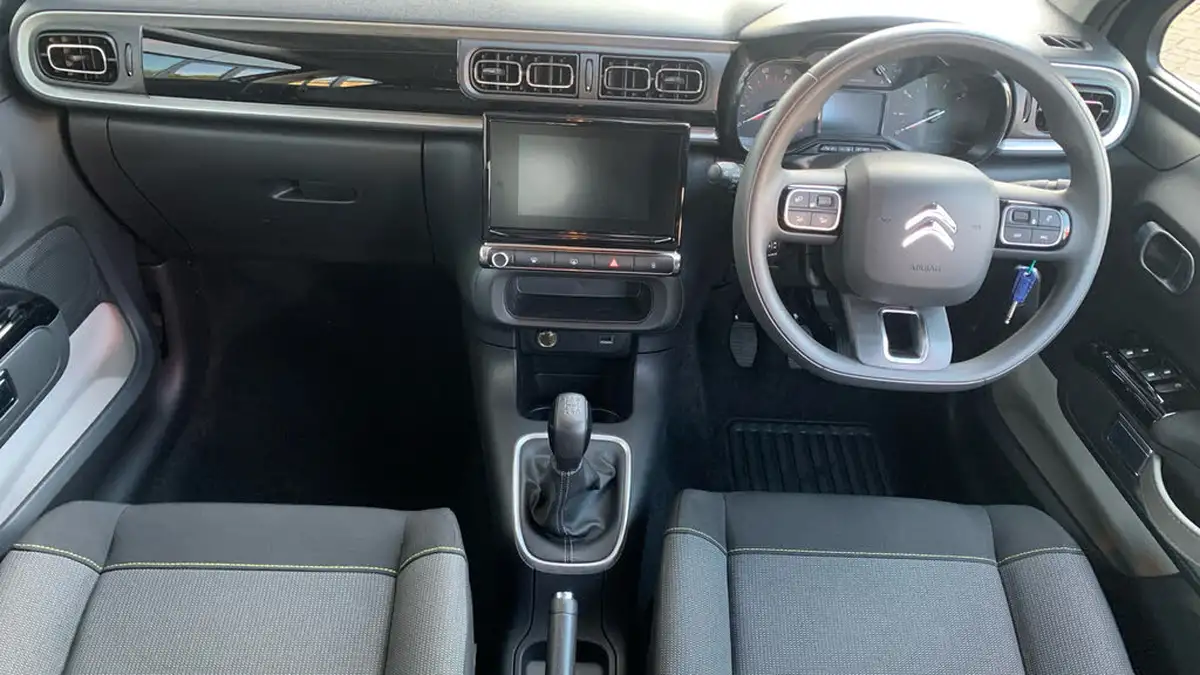 2021-citroen-c3-12-puretech-shine-83ps-big-3