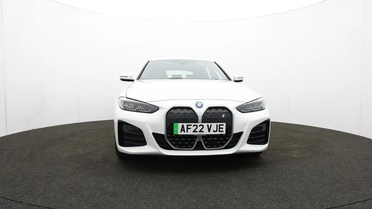 2022-bmw-i4-e-edrive40-m-sport-big-48