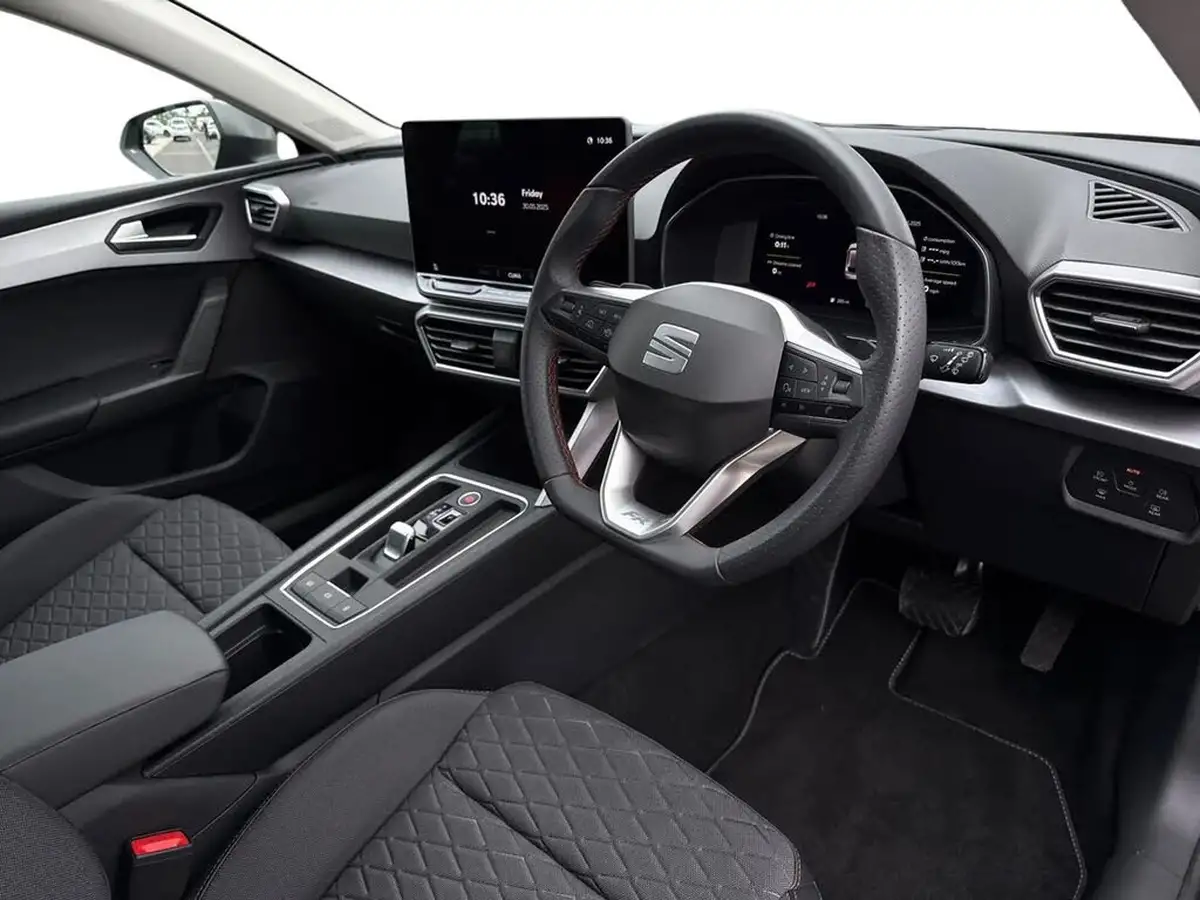 2024-seat-leon-big-7