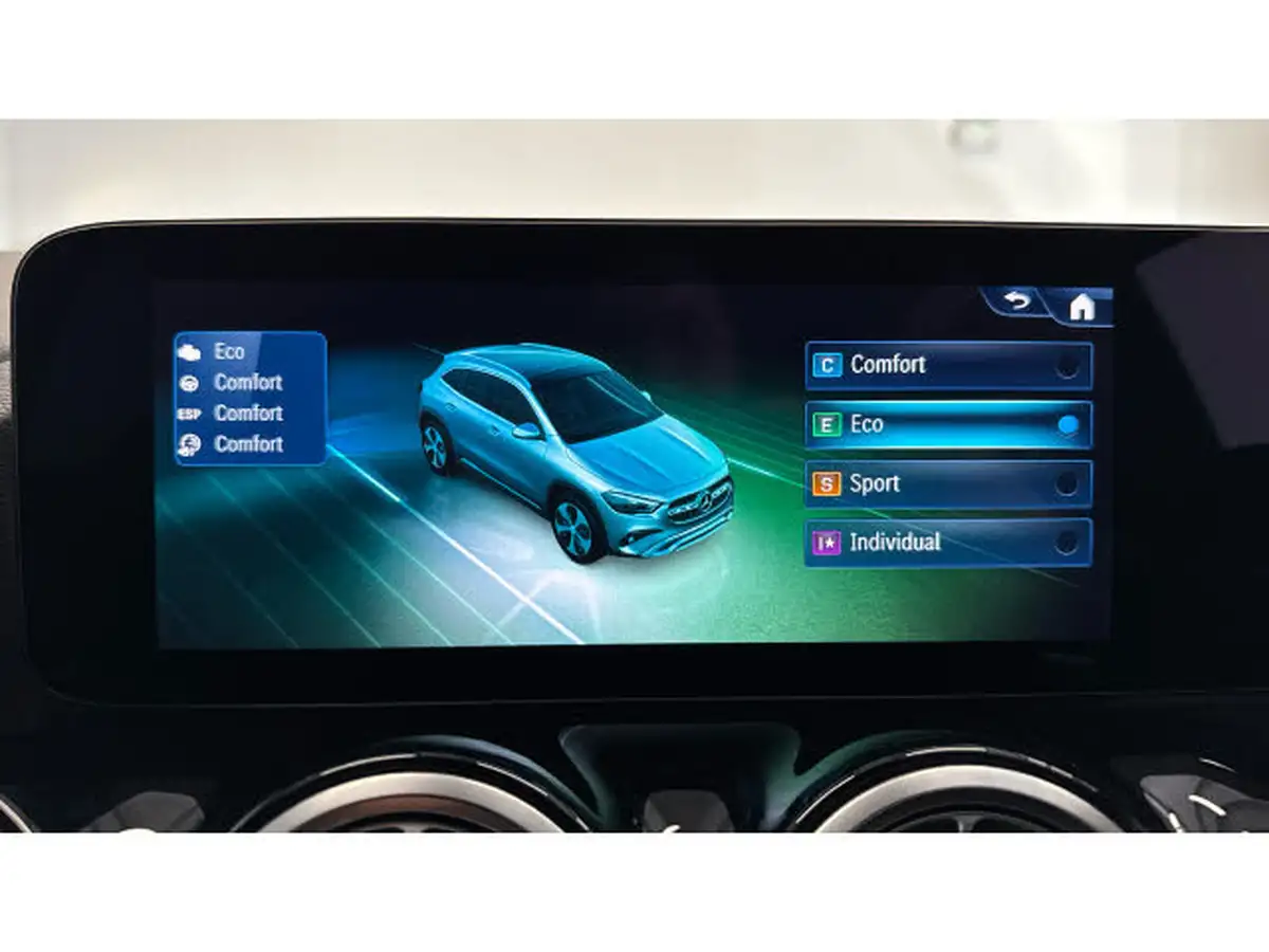 2024-mercedes-benz-gla-class-13-gla-200-amg-line-executive-big-40
