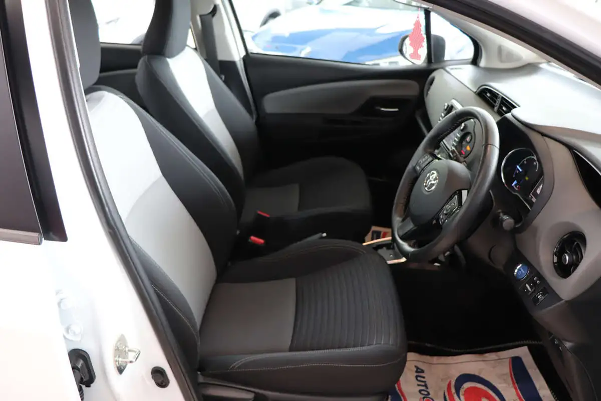 2020-toyota-yaris-15-vvt-i-icon-98bhp-hybrid-1497cc-e-cvt-big-17