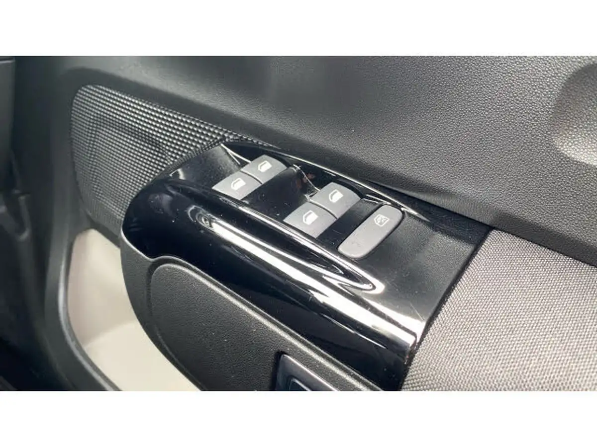 2021-citroen-c3-12-puretech-shine-83ps-big-20