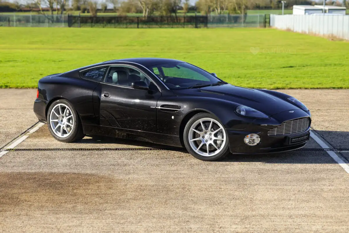 2004-aston-martin-vanquish-59-big-0