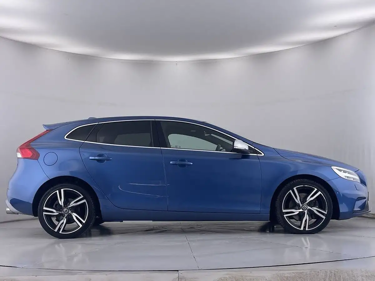 2018-volvo-v40-20td-d3-r-design-nav-plus-big-14