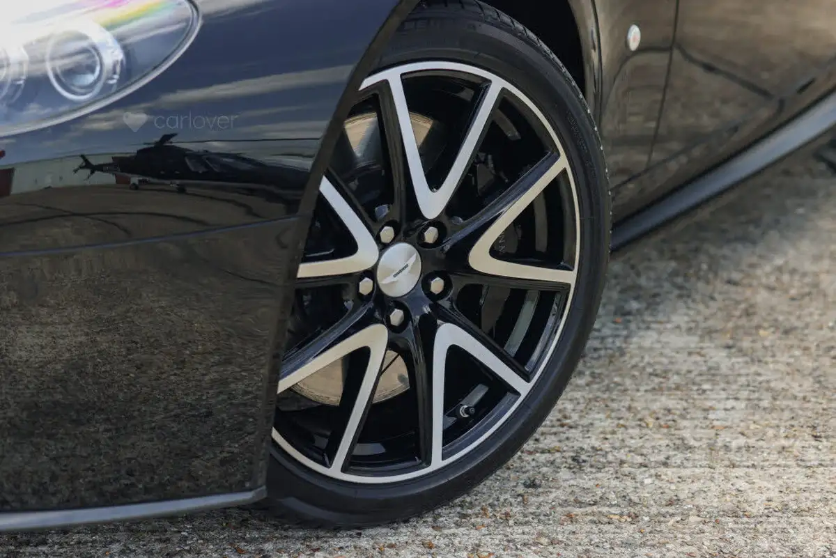 2013-aston-martin-vantage-47-coupe-big-27
