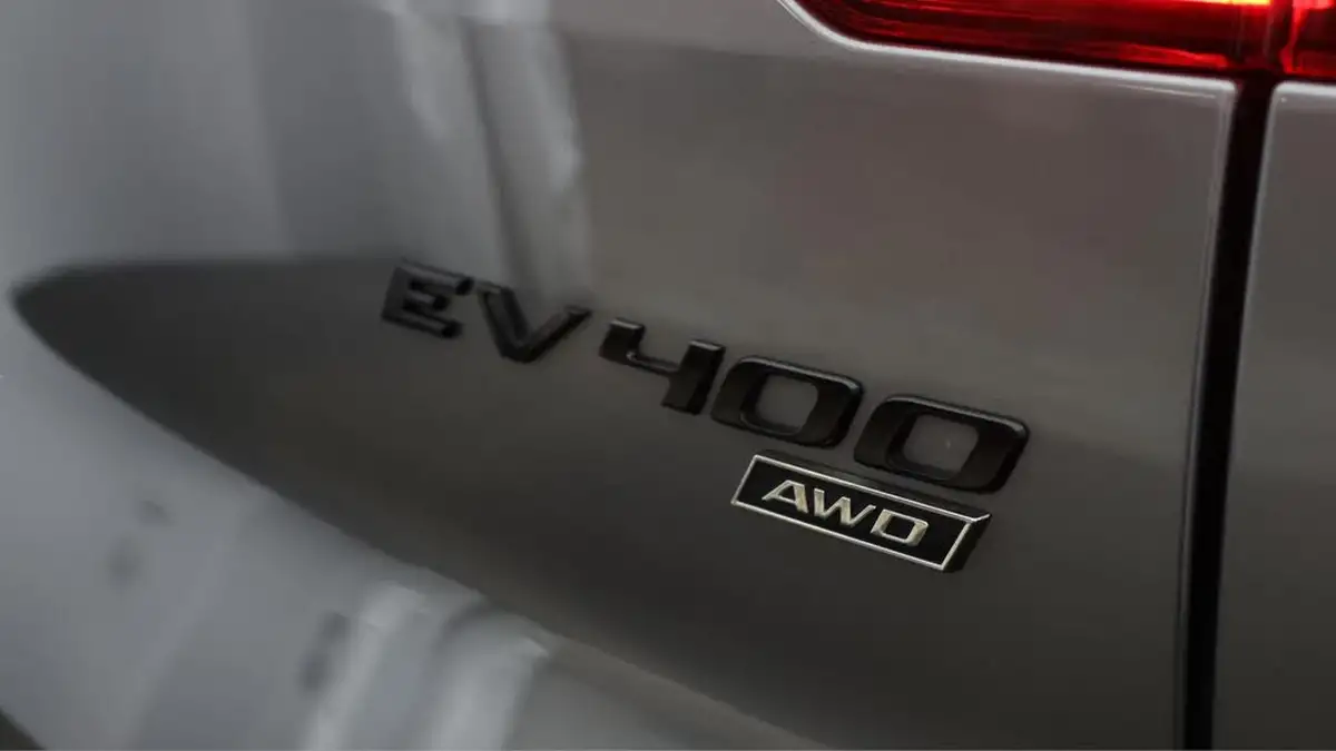 2022-jaguar-i-pace-ev400-hse-black-big-36
