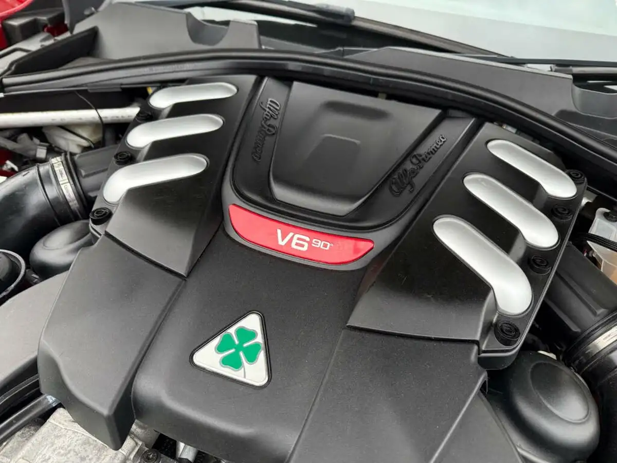 2017-alfa-romeo-giulia-29-biturbo-quadrifoglio-big-46