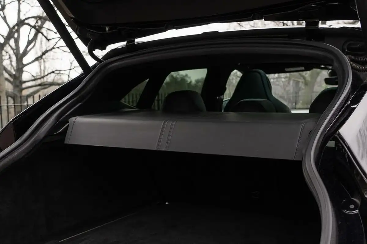 2022-aston-martin-dbx-40-v8-big-45