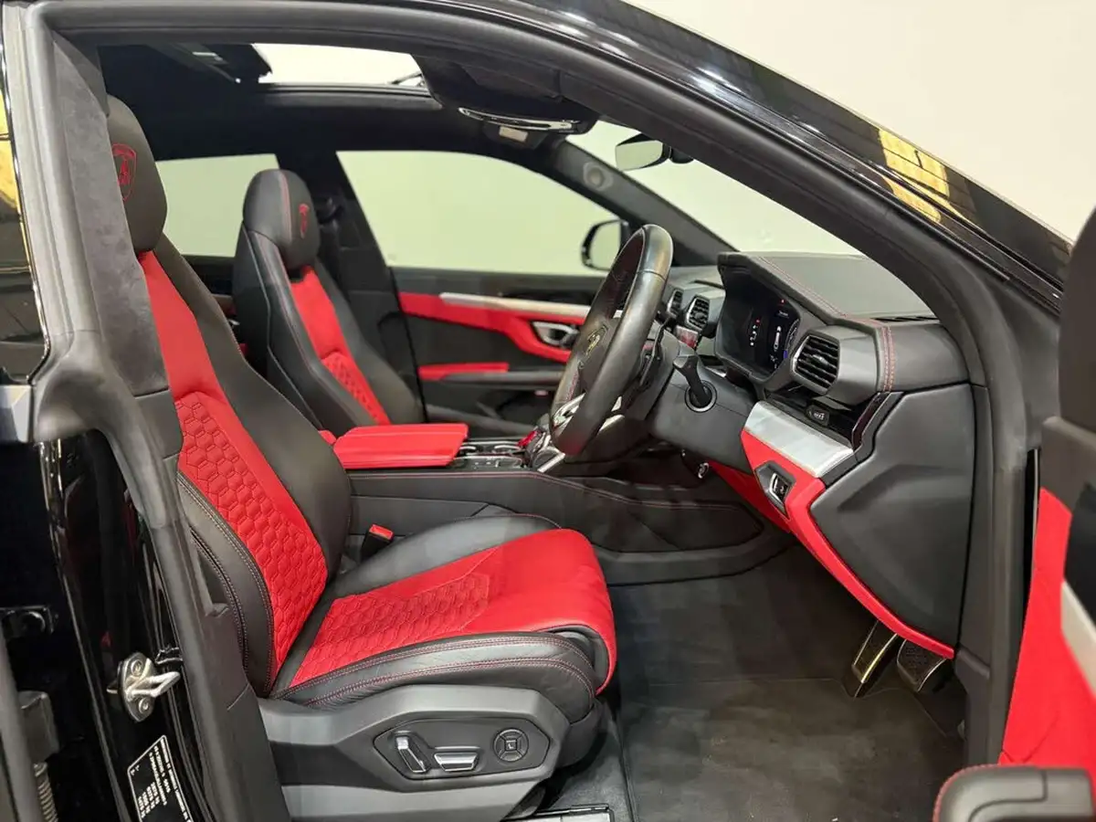 2019-lamborghini-urus-40-no-trim-big-14