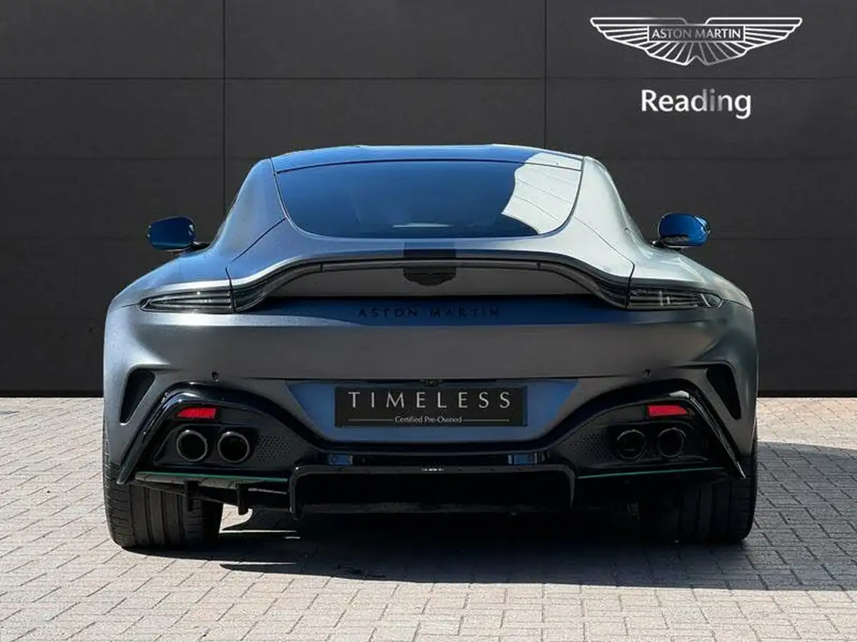 2024-aston-martin-vantage-big-13