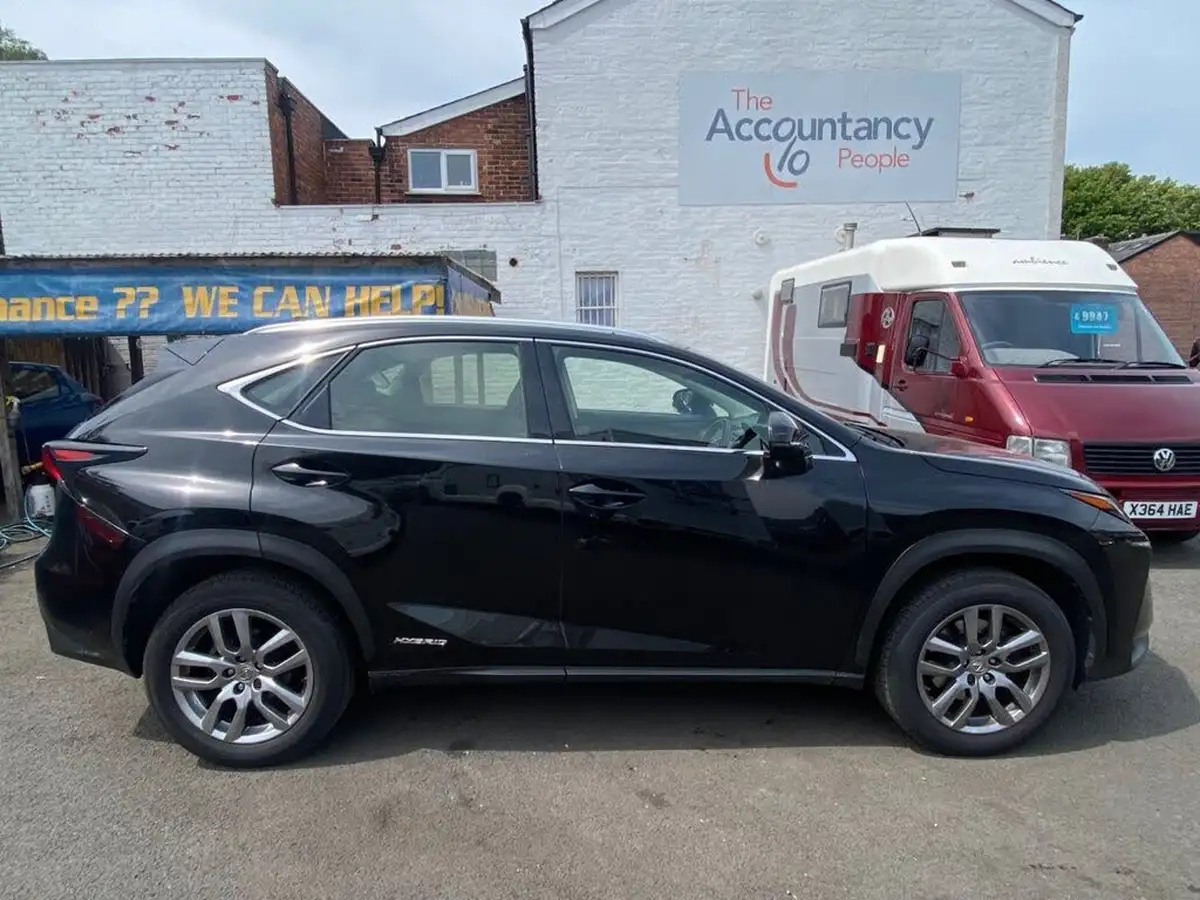 2015-lexus-nx-300h-25-se-194bhp-big-9