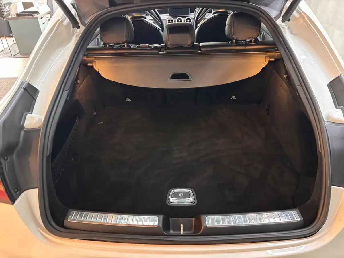 2018-mercedes-benz-glc-class-40-glc-amg-63-s-510ps-premiumss-coupe-4d-big-21