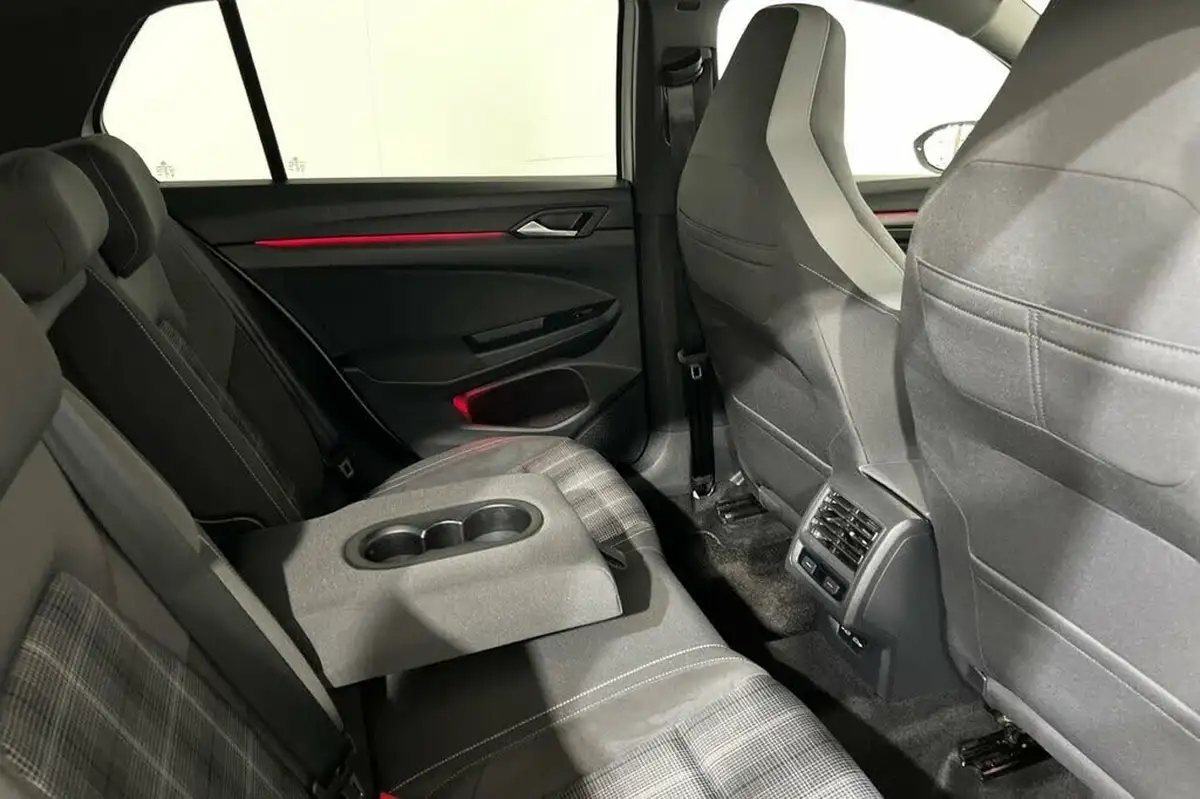 2021-volkswagen-golf-20tdi-gtd-big-39