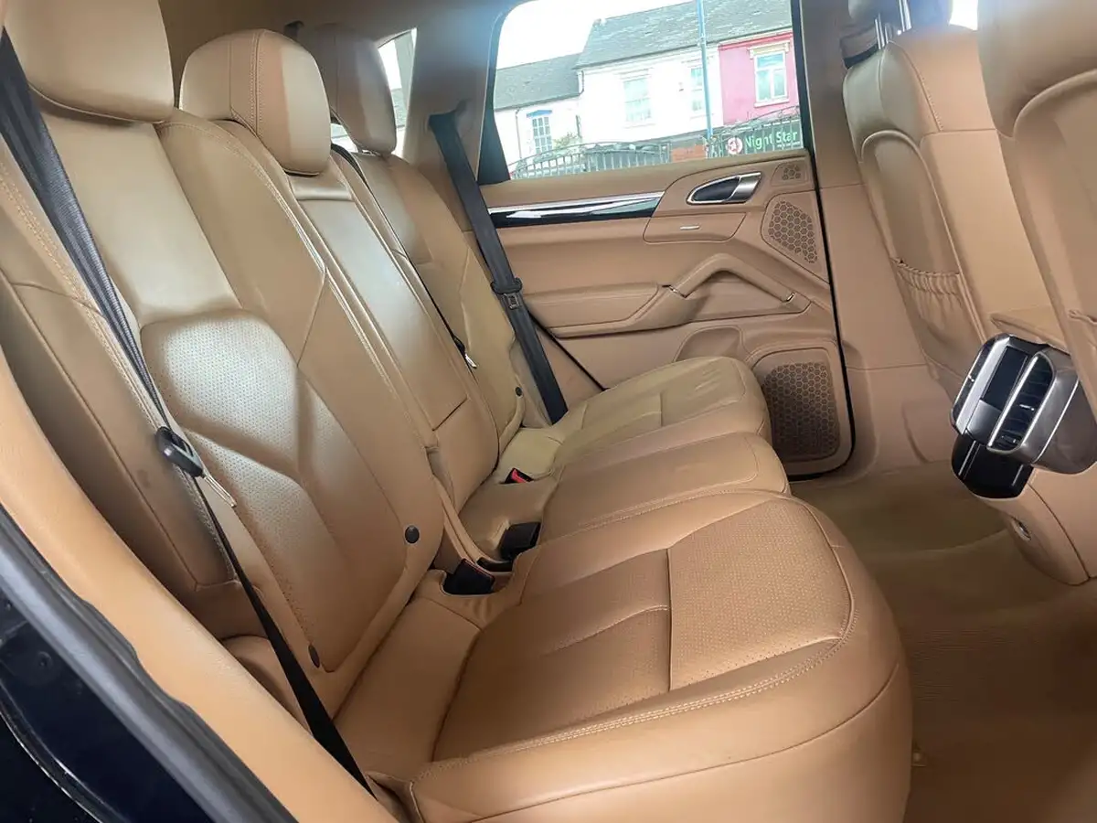 2012-porsche-cayenne-30-s-big-28