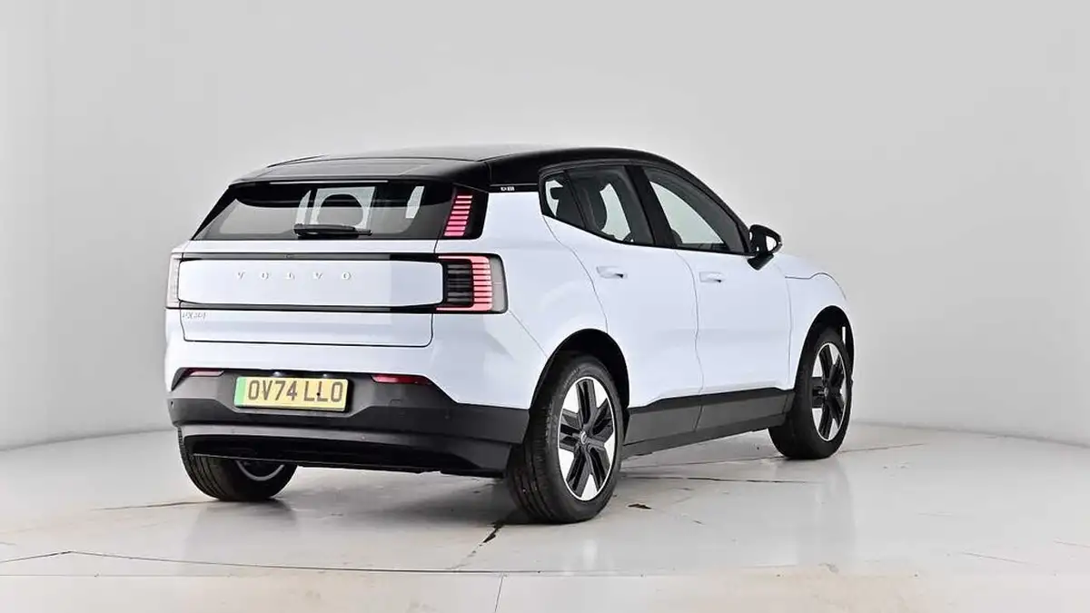 2024-volvo-ex30-e-single-motor-plus-big-75