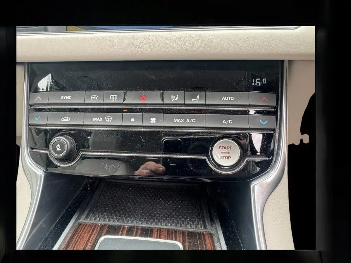 2018-jaguar-xf-30td-portfolio-saloon-4d-big-19