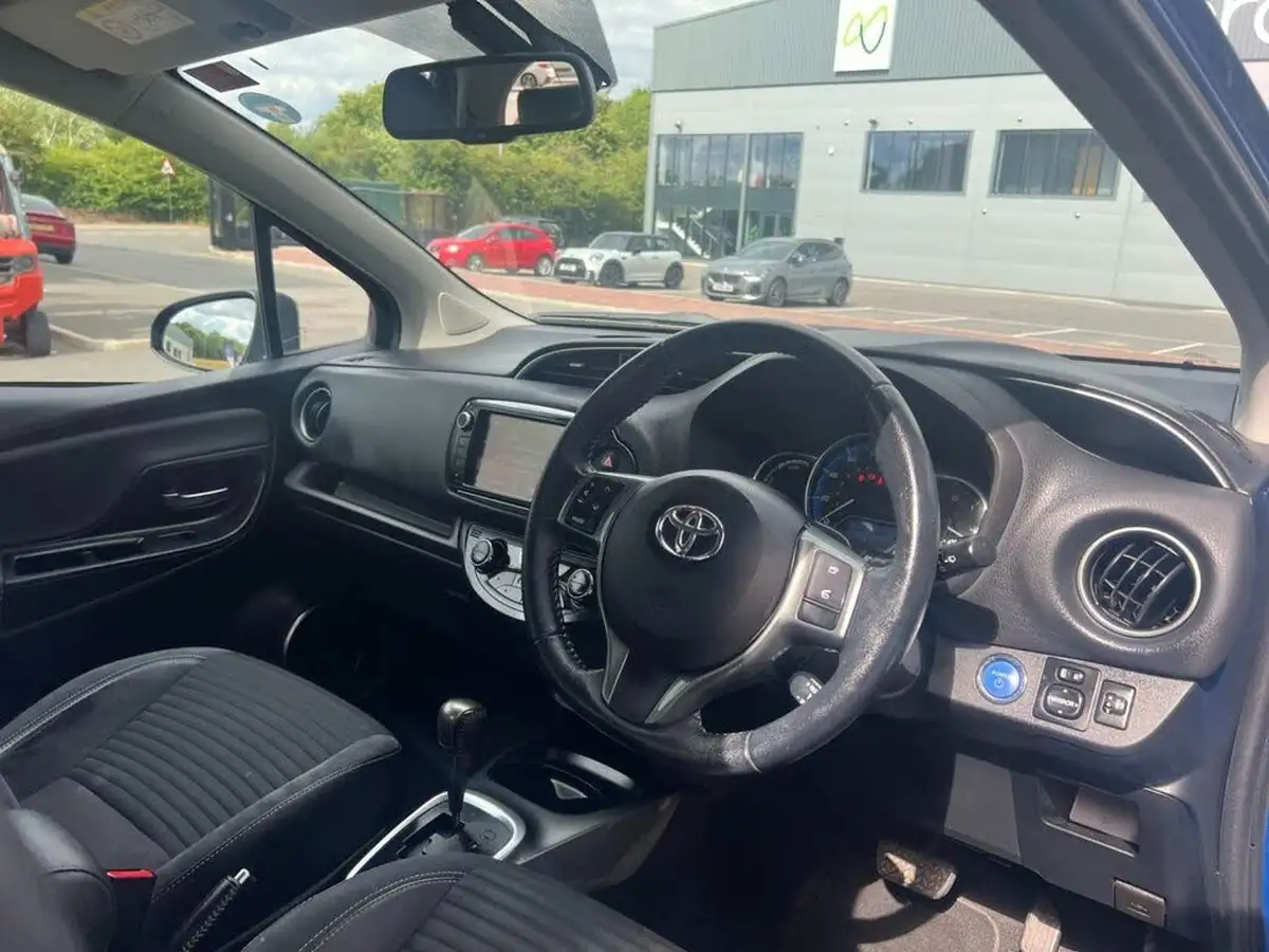 2015-toyota-yaris-15-vvt-i-excel-hybrid-15in-big-22