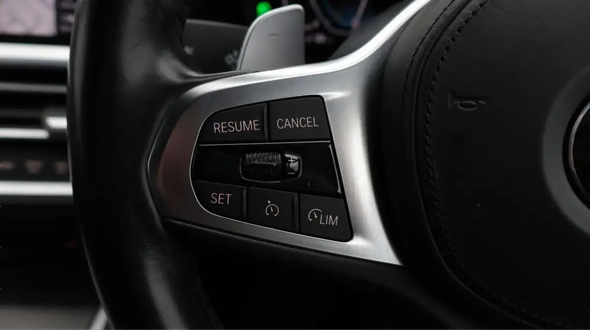 2019-bmw-3-series-20-330e-m-sport-plus-pack-big-23