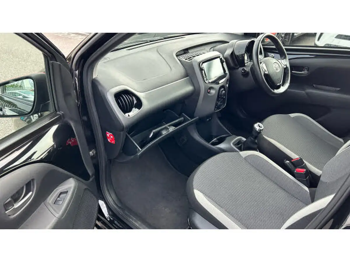 2021-toyota-aygo-10-vvt-i-x-play-tss-big-20
