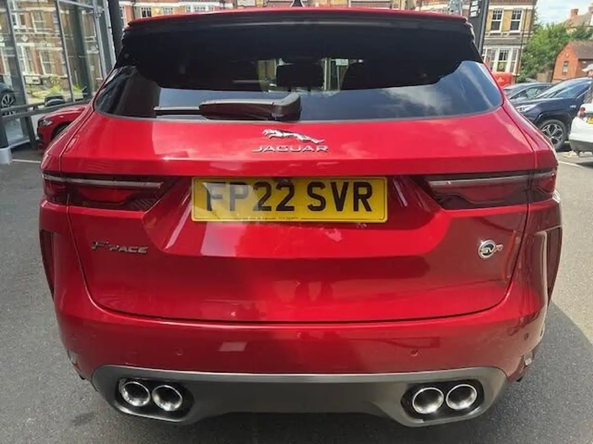 2022-jaguar-f-pace-50-v8-p550-svr-big-7