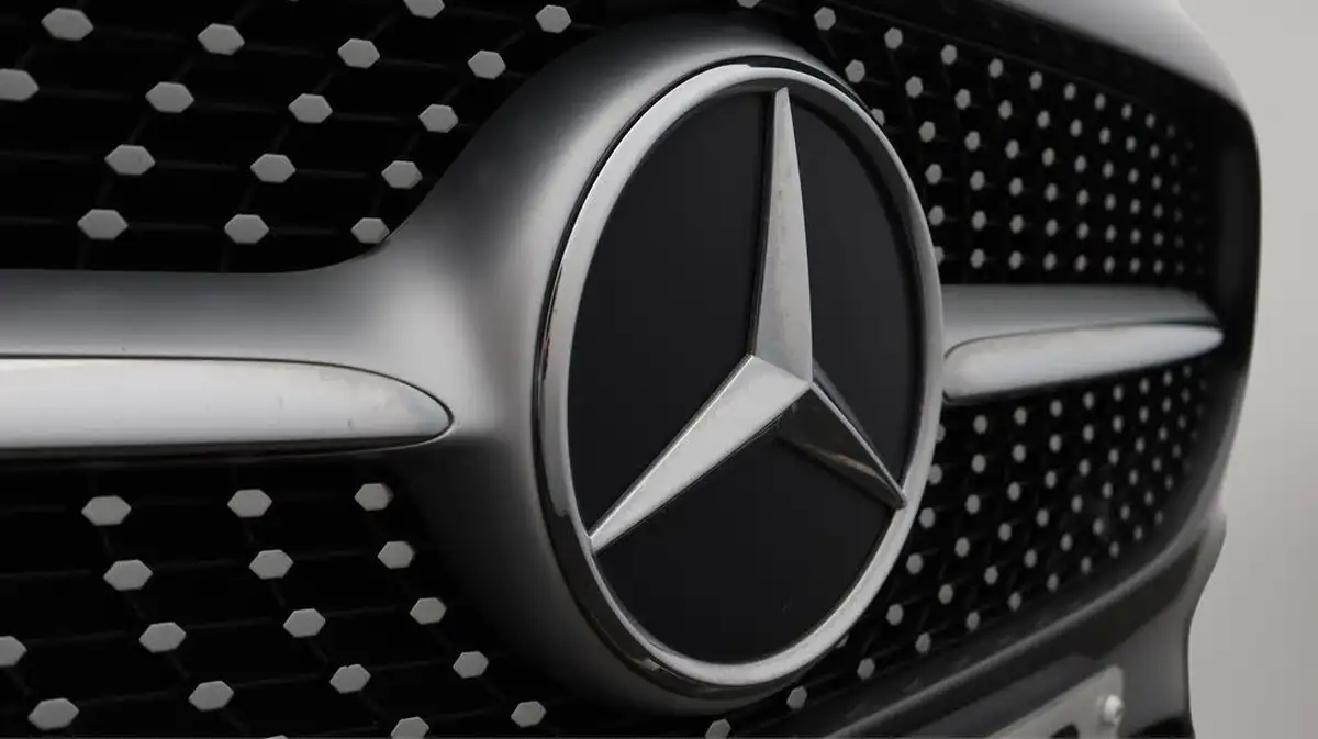 2020-mercedes-benz-a-class-13-a200-amg-line-saloon-4d-7g-dct-big-22