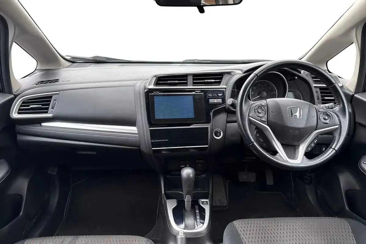 2018-honda-jazz-13-i-vtec-ex-navi-cvt-big-16
