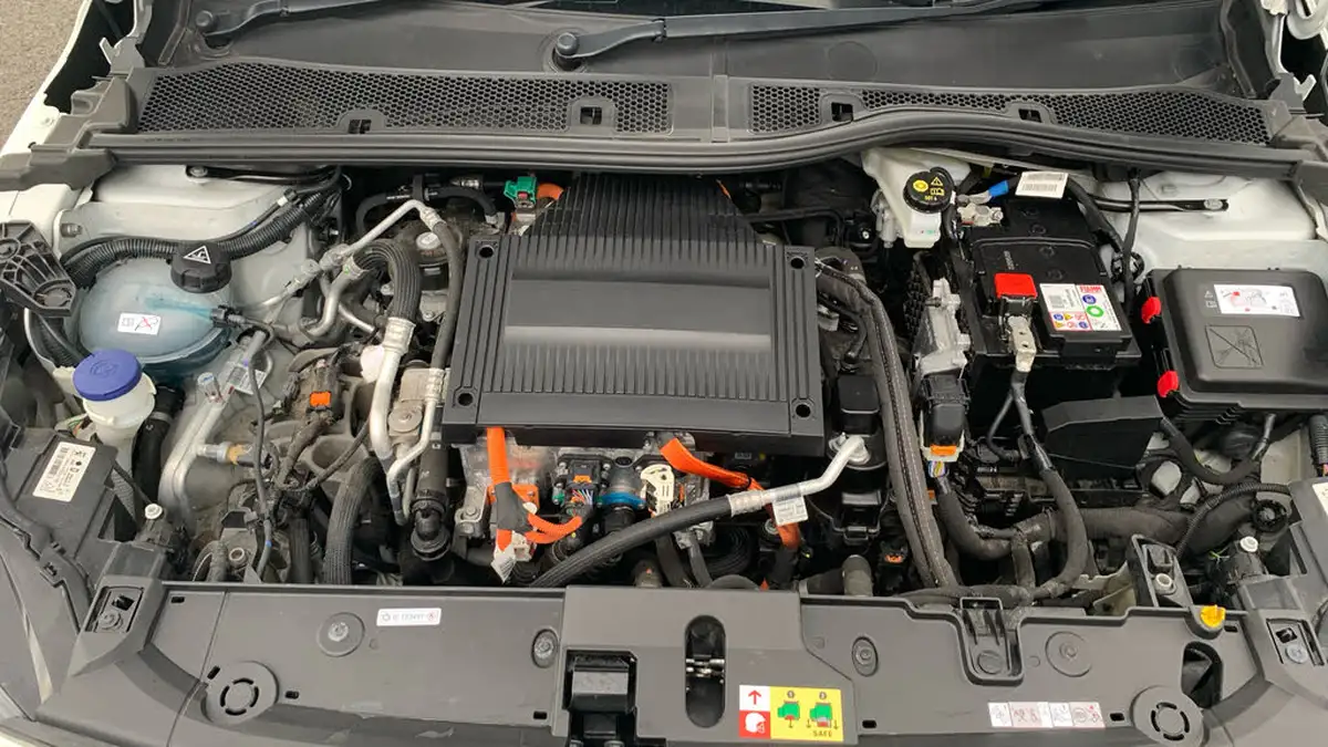 2022-peugeot-208-e-allure-premium-big-17