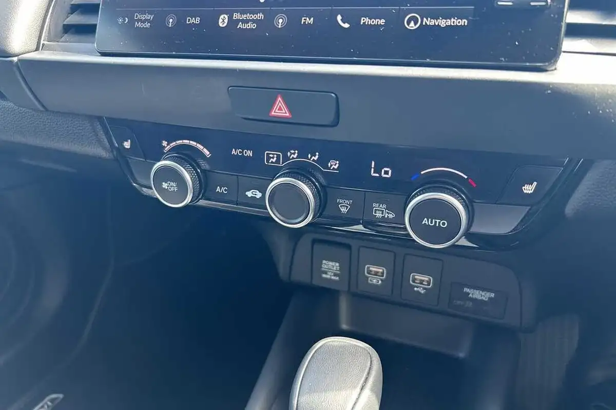 2025-honda-jazz-15-i-mmd-advance-big-29