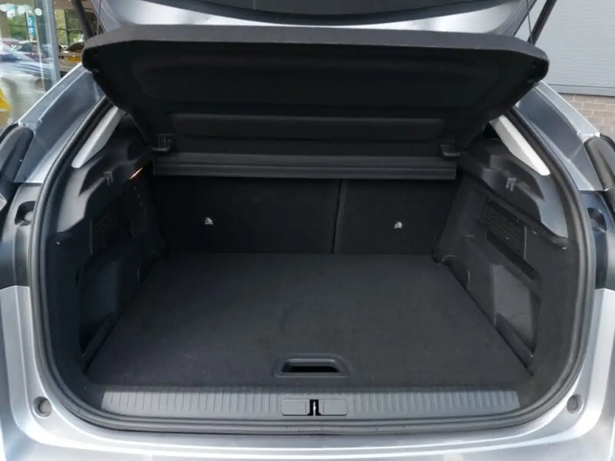 2022-citroen-c4-12-puretech-shine-130ps-big-7