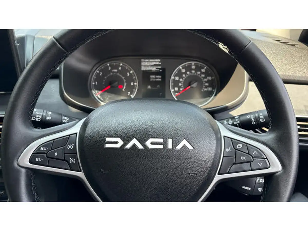 2024-dacia-sandero-stepway-10-tce-extreme-90bhp-big-32