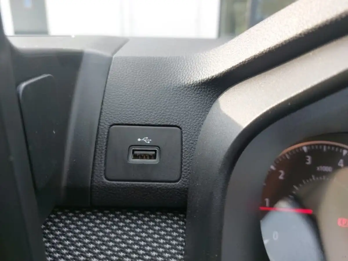 2022-dacia-sandero-stepway-10-tce-comfort-90bhp-big-15