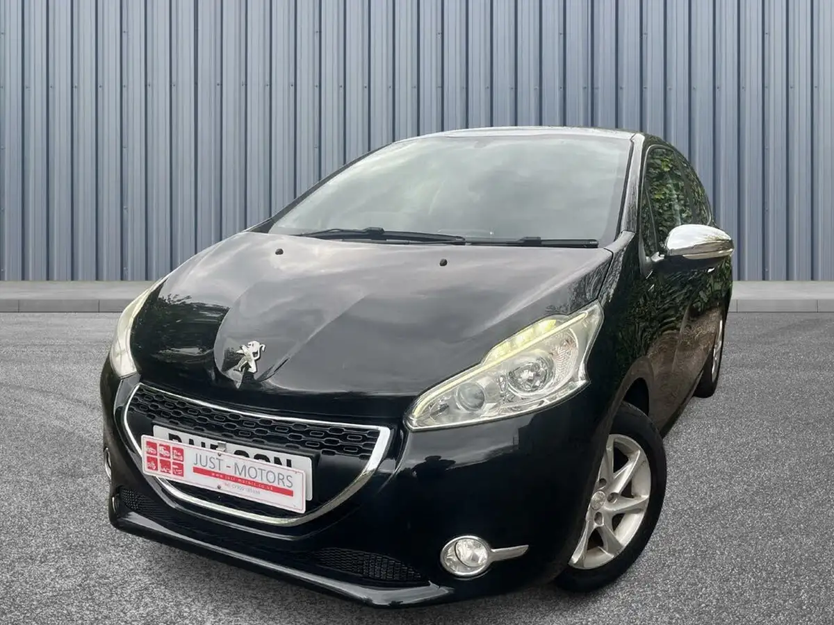 2015-peugeot-208-12-style-puretech-3d-big-2