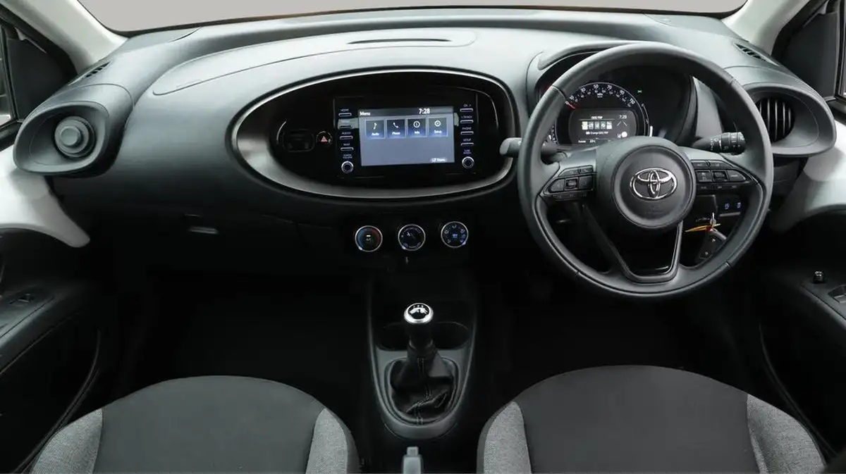 2022-toyota-aygo-x-10-vvt-i-pure-big-12