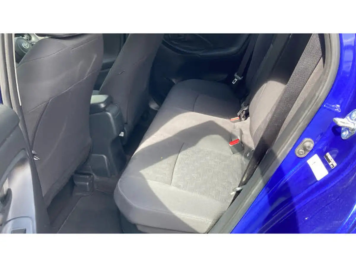 2024-toyota-yaris-15-vvt-i-icon-big-15